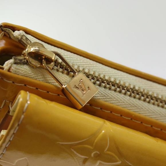 LOUIS VUITTON Monogram Vernis Motto Pouch Lime Yellow M91059 LV Auth 75874 - Picture 10 of 16